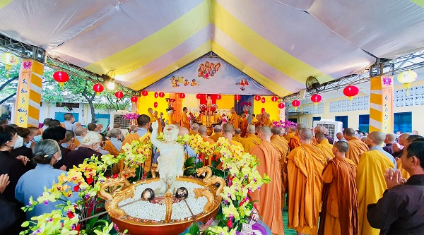 Trang Nghiêm lễ Tắm Phật tại Tổ đình Quan Âm Tu Viện